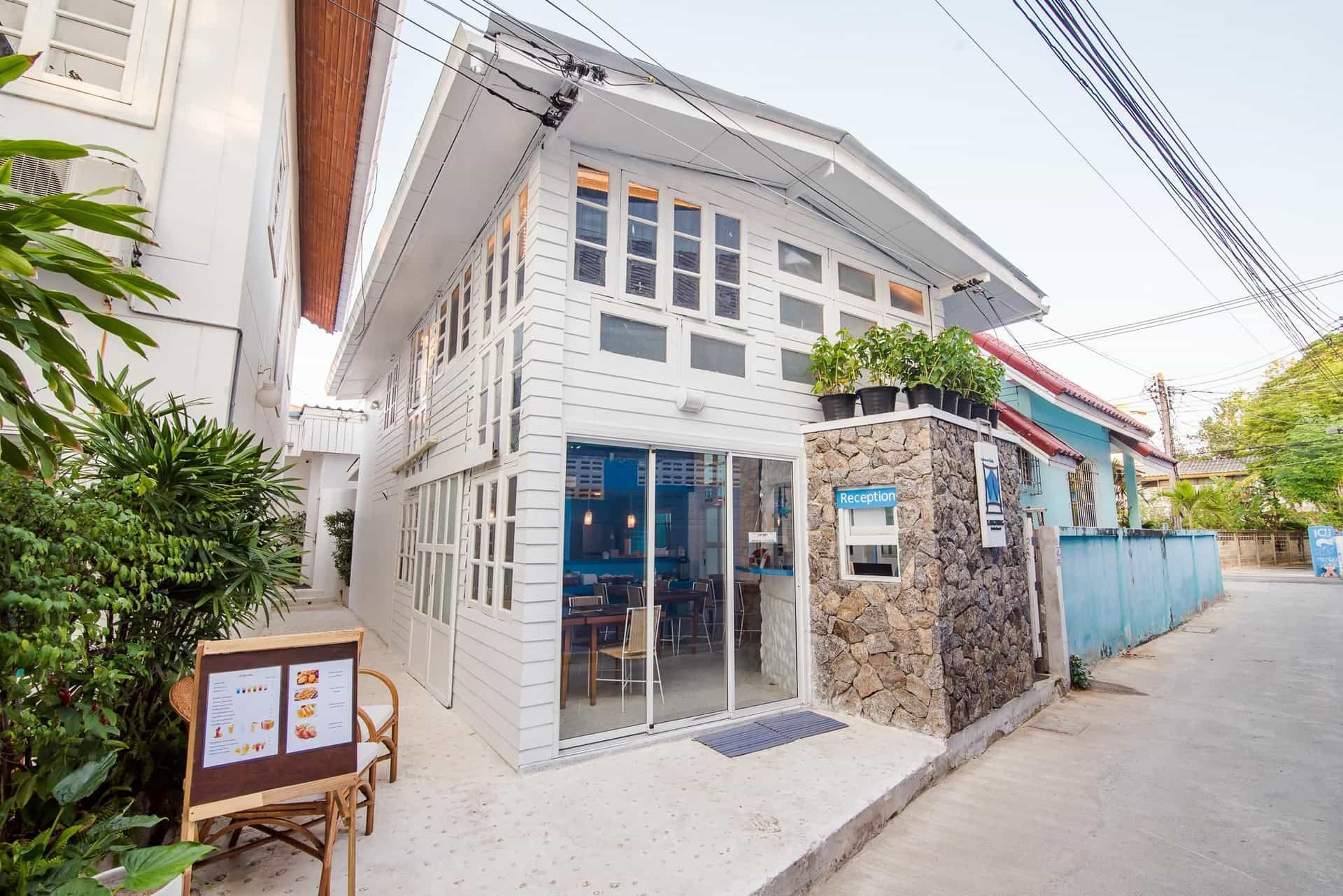 โรงแรมบ้านกางมุ้ง หัวหิน