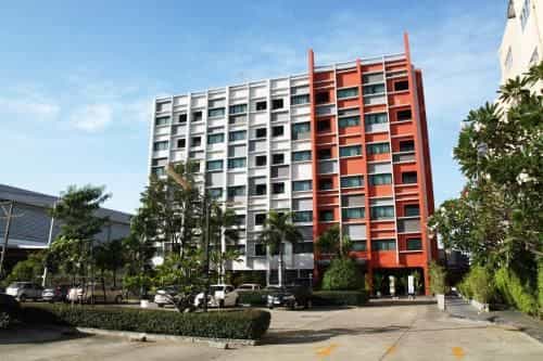 โรงแรมคอส สนามบินสุวรรณภูมิ