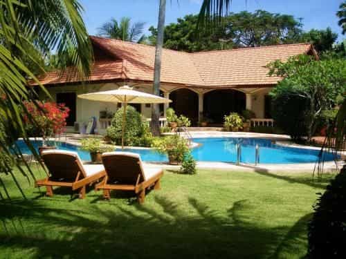 โคโคนัท พาราไดซ์ ฮอลิเดย์ วิลลาส์
