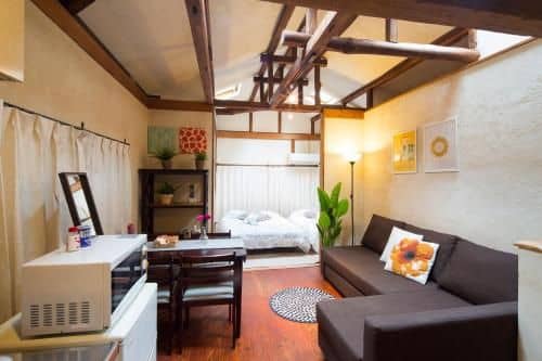 Traditional Room Surrounded by Trees Traditional Room Surrounded by Trees