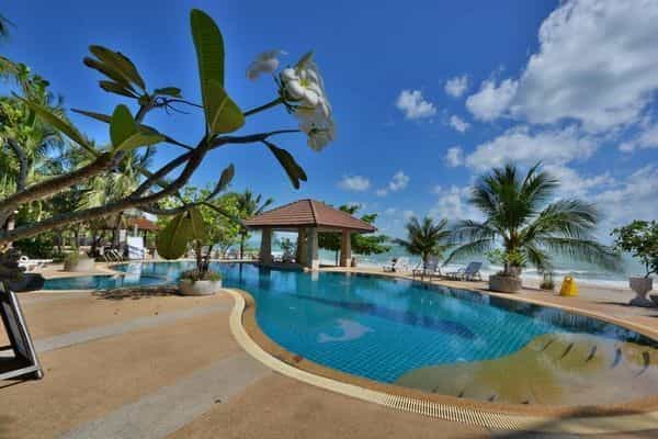 Alongkot Beach Resort